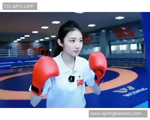 羽毛球场上的传奇人生：吴秀英的奋斗与梦想之旅