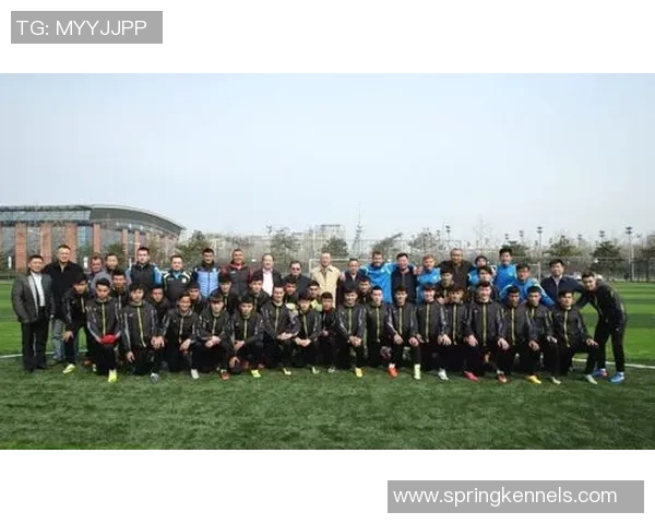 赛后分析:北京足球队与西安足球队的表现与状态对比探讨 赛后分析:北京足球队与西安足球队的表现与状态对比探讨